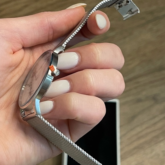 MVMT BOULEVARD WATCH NEVER WORN - Picture 4 of 9